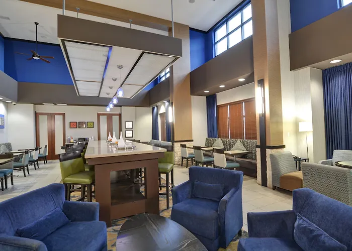 Hampton Inn & Suites Denver Airport / Gateway Park